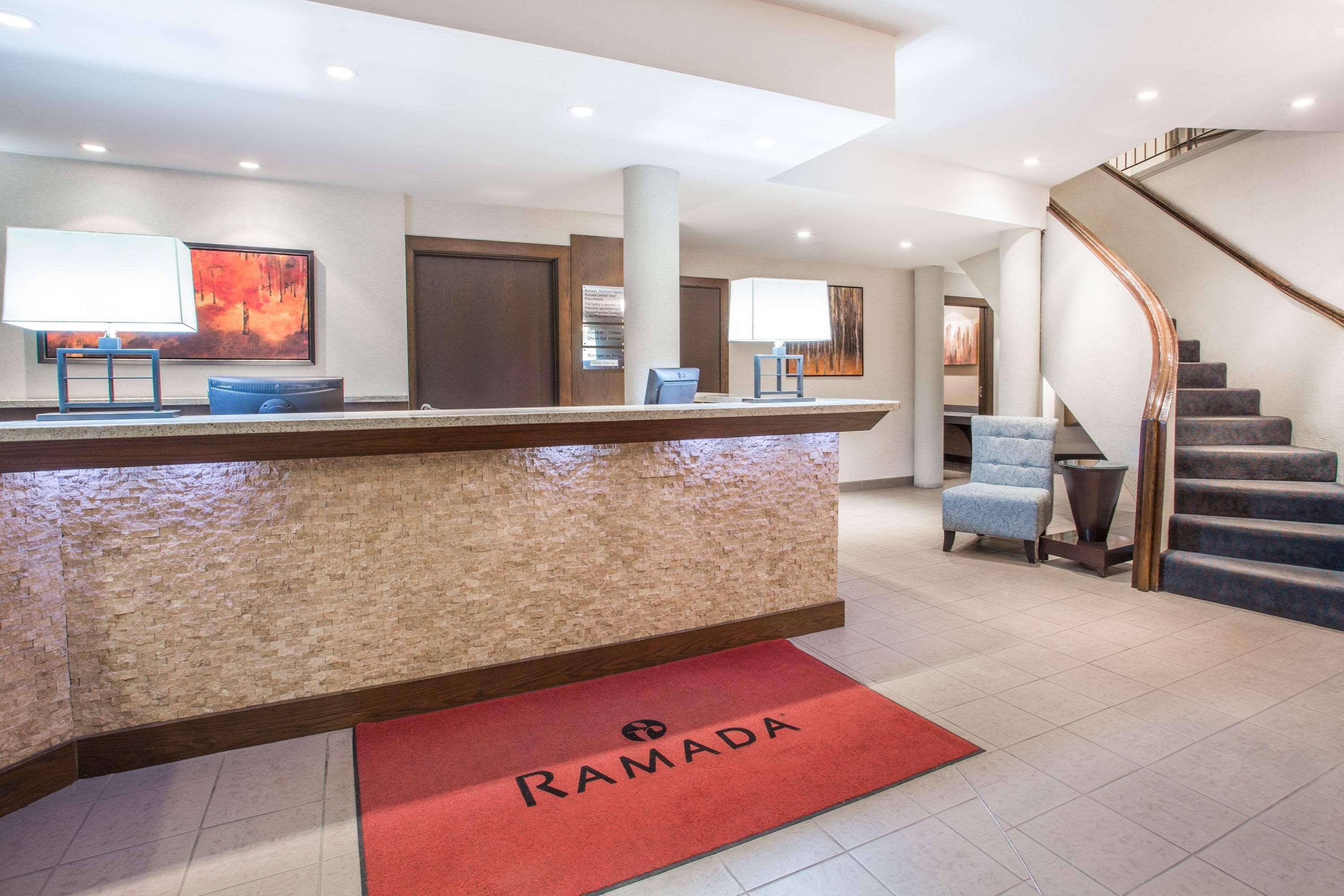 Ramada By Wyndham Kamloops Hotel Esterno foto