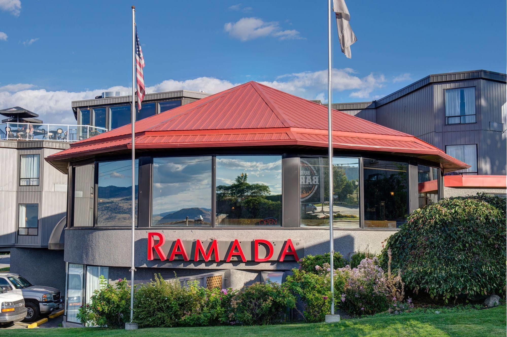 Ramada By Wyndham Kamloops Hotel Esterno foto